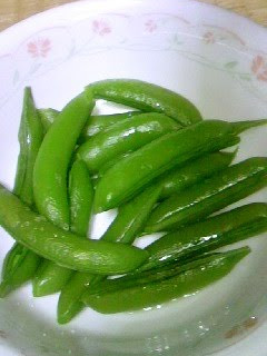 A picture of Boiled Sugar Snap Peas in the Microwave.
