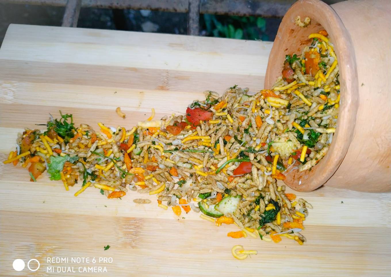 Matki Bhel