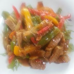 A picture of Mhu pad Prick powe or stir fry pork in sweet chili paste.