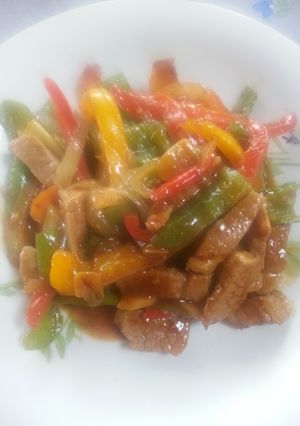 A picture of Mhu pad Prick powe or stir fry pork in sweet chili paste.