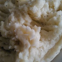 A picture of mashed potatoes.