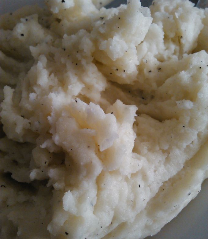 A picture of mashed potatoes.