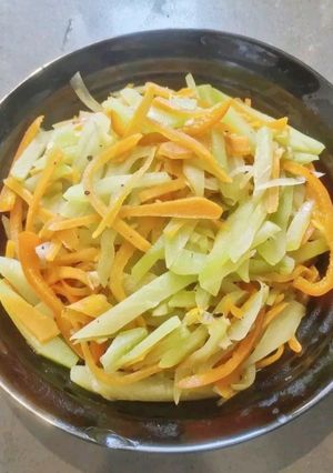A picture of Jade Melon with Carrot.