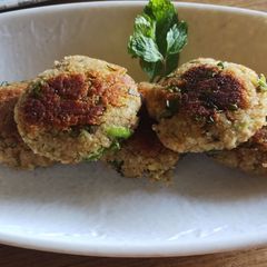 A picture of Wheat bread cutlet.