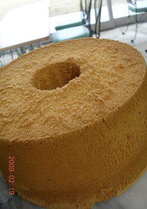 A picture of Basic Milk Chiffon Cake.