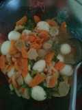 Tumis bakso dan telur puyuh