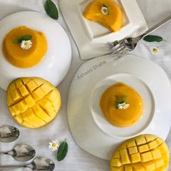 A picture of Asian Mango Pudding.