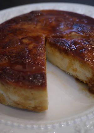 A picture of Bread Pudding Cake with Caramelized Bananas.