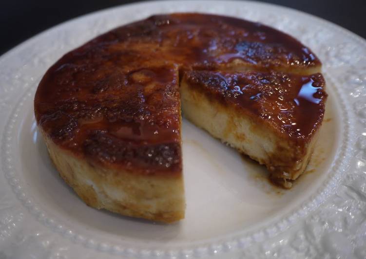 Bread Pudding Cake with Caramelized Bananas