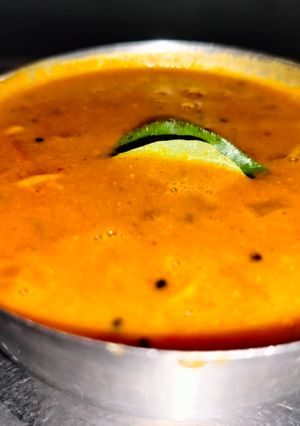 મદ્રાસી સાંભાર (Madrasi Sambhar Recipe In Gujarati) રેસીપી મુખ્ય ફોટો