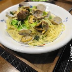 A picture of Spring Cabbage & Manila Clam Soup Pasta.
