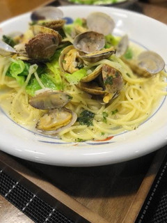 A picture of Spring Cabbage & Manila Clam Soup Pasta.