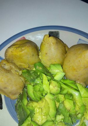 A picture of Plantain and corn pubbing with avacado.