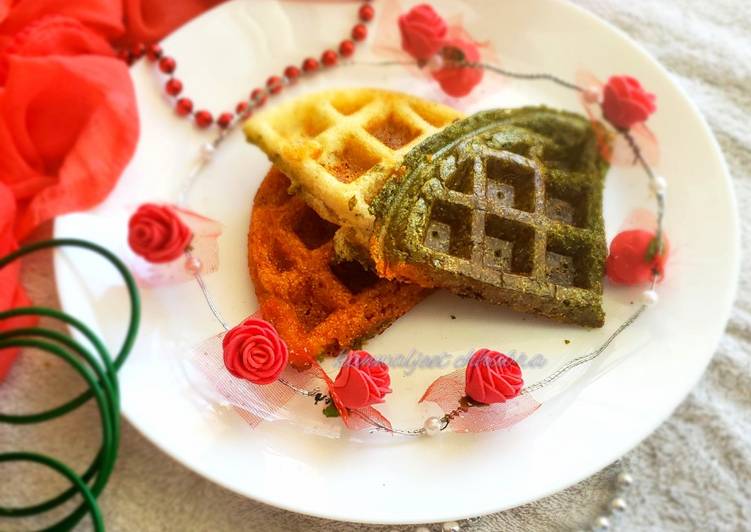 Spinach and bell pepper waffle