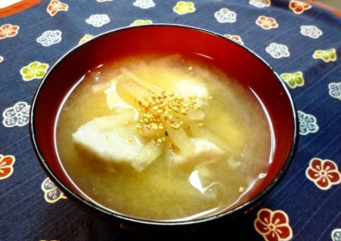 My Mother's Signature Recipe for Satoimo and Daikon Radish Miso Soup ...