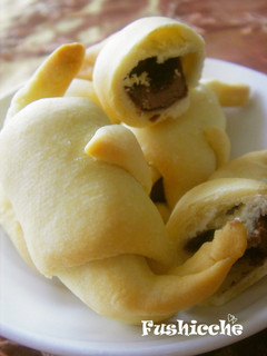 A picture of Simple Chocolate Croissants with Pie Crust.