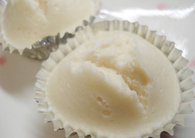 Steamed Bread with an Almond Aroma