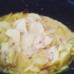 A picture of Easy Slow Cooker Scalloped Potatoes.