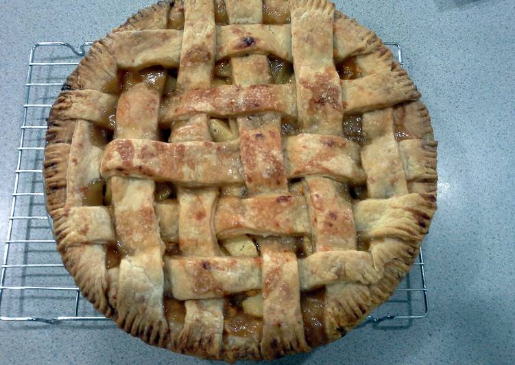 Simple Way to Make Awesometastic Apple Pie in 28 Minutes for Young Wife