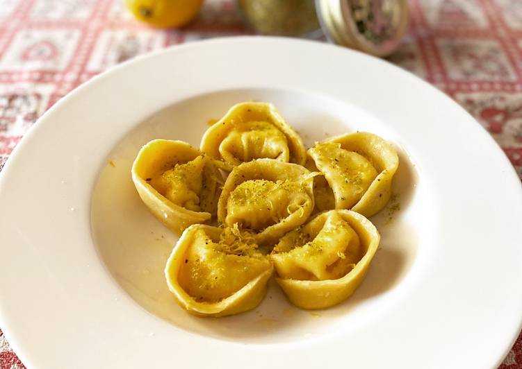 Tortelli di ricotta limone e pistacchi