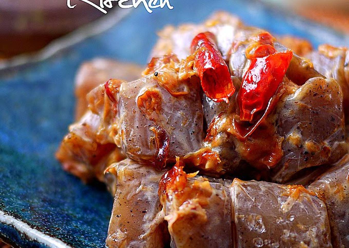 Sautéed Spicy Konnyaku Seasoned with Oyster Sauce, Mayonnaise, and Bonito Flakes