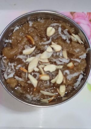 सूजी का हलवा (suji ka halwa recipe in Hindi) रेसिपी मुख्य फोटो