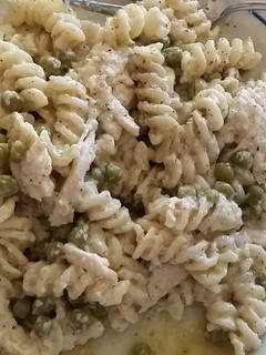 A picture of Taisen's chicken fettuccine alfredo.