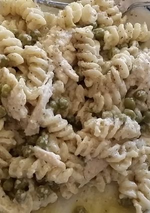 A picture of Taisen's chicken fettuccine alfredo.