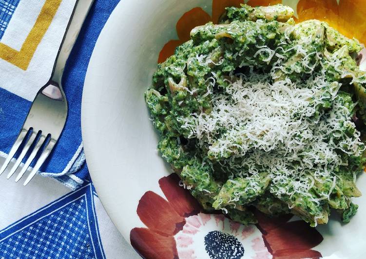 Recetta di Fatto in casa super veloce Pennette integrali con crema di cicoria e ricotta