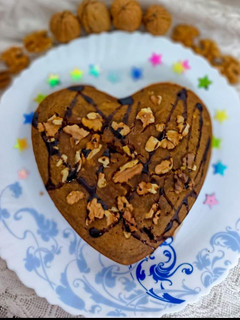 કોફી એન્ડ વોલનટ કેક (Coffee Walnut Cake Recipe In Gujarati) રેસીપી મુખ્ય ફોટો