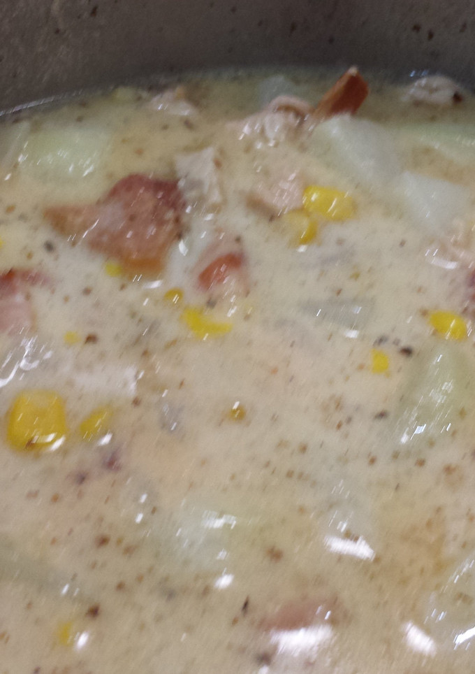A picture of Chicken Bacon Corn Chowder.