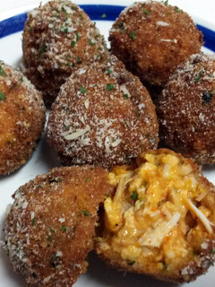A picture of Buffalo Chicken Cheddar Cheese Balls.