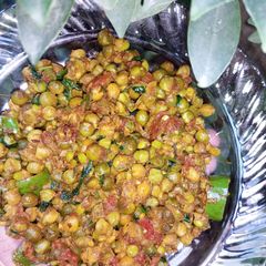 A picture of Masala matar.