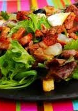 A picture of Salade de gesier (gizzard salad).