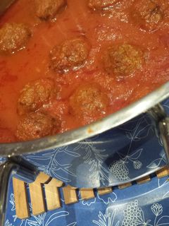A picture of Meatballs in rich Tomato Sauce ( Dawood Basha ).