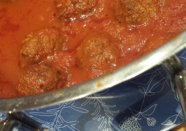 Recipe of Super Quick Homemade Meatballs in rich Tomato Sauce ( Dawood Basha )