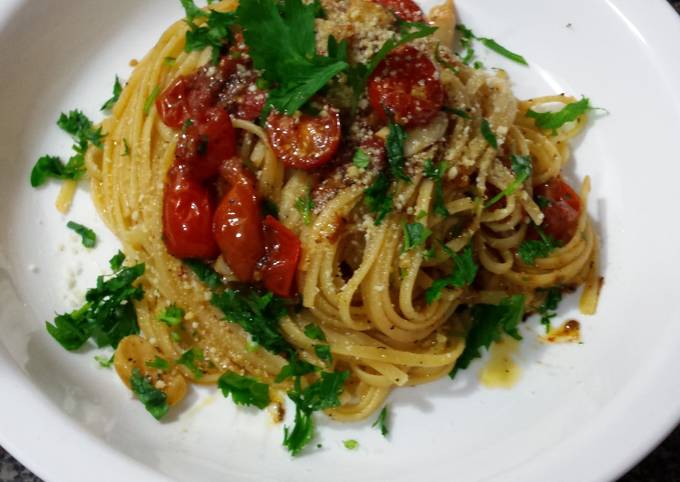 Oven Roasted Garlic and Tomato Pasta