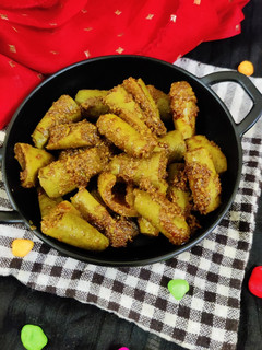 परवल भरवां मसाला सब्ज़ी (parwal bharwa masala sabji recipe Hindi रेसिपी मुख्य फोटो