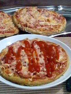 Mini pizza Zsanette módra recept fotója