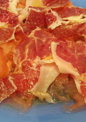 Foto principal de Ensalada de tomate y jamón