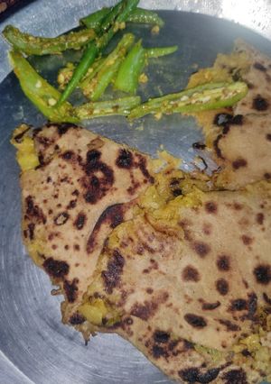 A picture of Gobhi ka paratha.