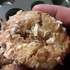 A picture of Wonder Muffins! **no egg, no sugar, no milk, no butter, no flour (except for what's in the pancake mix)! Wonder how I made em?.