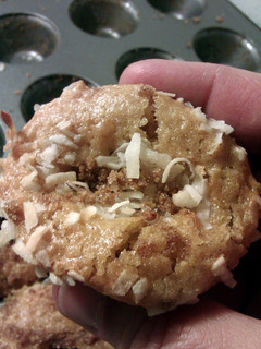 A picture of Wonder Muffins! **no egg, no sugar, no milk, no butter, no flour (except for what's in the pancake mix)! Wonder how I made em?.