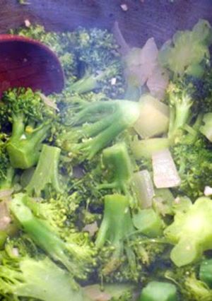 A picture of low-fat cheese and broccoli.
