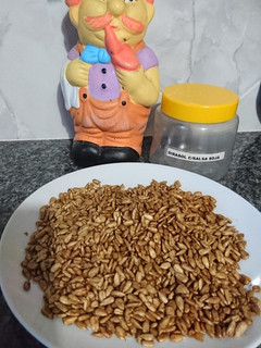 Una foto de Semillas de girasol 🌻 con salsa de soja