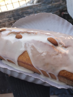 Una foto de Budín de mandarina glaseado, vegano 🌿