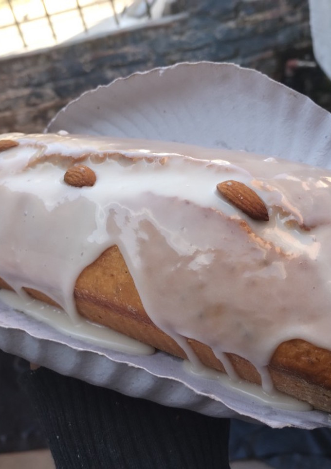 Una foto de Budín de mandarina glaseado, vegano 🌿