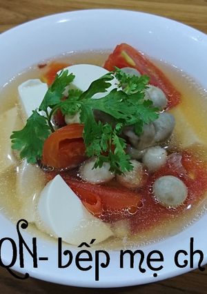 Hình của món Canh nấm rơm đậu hũ non chay.