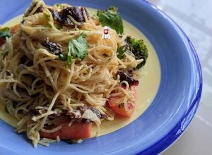 Gambar Fusion Style Garlic Cream Beef Angel Hair with Grilled Veggies