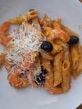 Penne com Tomate e Camarão